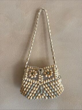Handcrafted Shell-Embellished Shoulder Bag - Cream